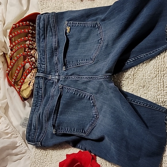 HOLLISTER HIGH RISE CUT OFF BERMUDA STRETCH SHORTS SIZE 31. 13R - Picture 2 of 11